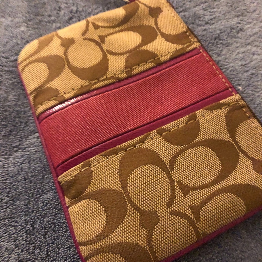 Coach wristlet logo maroon